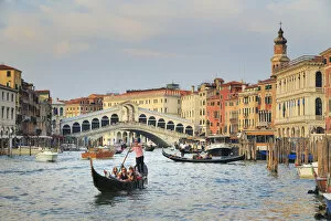 Images Dated 17th January 2018: Italy, Veneto, Venice, Sestier of Rialto, Rialto Bridge