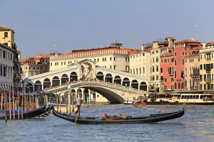 Images Dated 17th January 2018: Italy, Veneto, Venice, Sestiere of Rialto, Rialto Bridge
