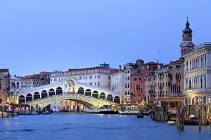 Images Dated 17th January 2018: Italy, Veneto, Venice, Sestiere of Rialto, Rialto Bridge