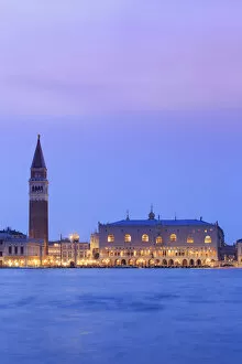 Images Dated 17th January 2018: Italy, Veneto, Venice, Sestiere of San Marco, Canal Grande and Riva degli Schiavoni