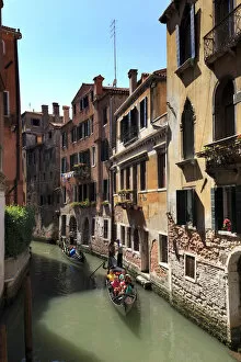 Images Dated 17th January 2018: Italy, Veneto, Venice, Sestiere of San Marco, Small canal and Gondola