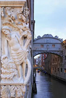 Images Dated 17th January 2018: Italy, Veneto, Venice, Sestiere of San Marco, Bridge of sighs