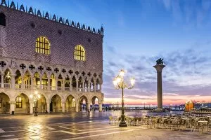 Images Dated 20th November 2014: Italy, Veneto, Venice. Sunrise over Piazzetta San Marco and Doges palace