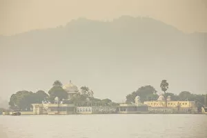 Images Dated 20th November 2017: Jagmandir Island, Lake Pichola, Udaipur, Rajasthan, India