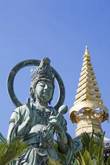 Images Dated 10th January 2013: Japan, Honshu, Kansai, Osaka, Tennoji, Isshinji Temple