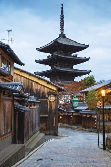Japan, Kyoto, Higashiyama District, Gion, Yasaka Pagoda in Hokanji temple