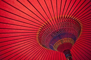 Images Dated 25th January 2011: Japan, Kyoto, Higashiyama, Japanese Red Umbrella