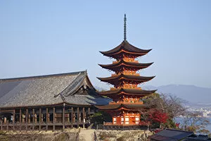 Images Dated 25th January 2011: Japan, Miyajima Island, Hokoku Shrine, The Five Storied Pagoda and Senjokaku Hall