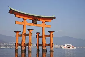 Images Dated 25th January 2011: Japan, Miyajima Island, Itsukushima Shrine, Torii Gate