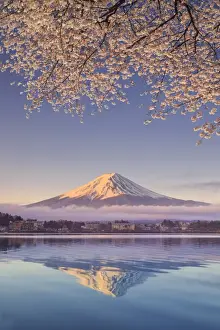 Japan, Yamanashi Prefecture, Kawaguchi Ko Lake and Mt Fuji