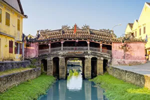 Images Dated 1st April 2016: The Japanese Covered Bridge in Hoi An ancient town, Hoi An, Quang Nam Province, Vietnam