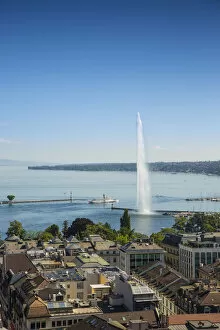 Images Dated 29th July 2014: Jet d eau on Lake Geneva and city skyline, Geneva, Switzerland