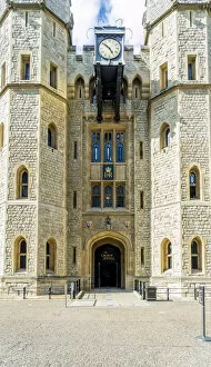 Images Dated 25th August 2020: The Jewel House, Tower of London, UNESCO World Heritage site, London, England, UK