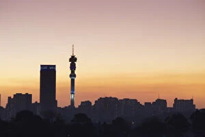 Images Dated 28th September 2010: Johannesburg skyline at dusk, Gauteng, South Africa