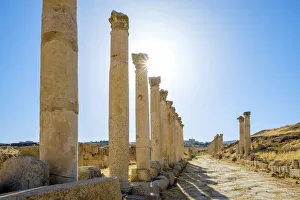Images Dated 5th February 2019: Jordan, Jerash Governorate, Jerash. Colonnaded street (cardo maximus) in the ancient