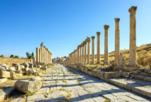 Images Dated 5th February 2019: Jordan, Jerash Governorate, Jerash. Colonnaded street (cardo maximus) in the ancient