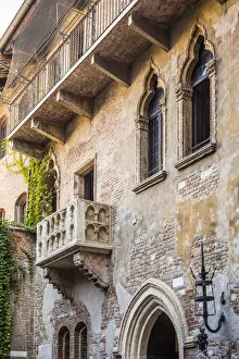 Images Dated 3rd October 2016: Juliets balcony, Casa Giullieta, Verona, Veneto, Italy