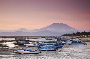 Images Dated 19th September 2011: Jungutbatu beach at sunset with Mount Agung in the background, Nusa Lembongan, Bali