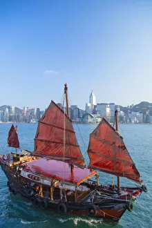 Images Dated 25th April 2018: Junk boat in Victoria Harbour, Hong Kong Island, Hong Kong