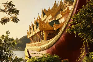 Images Dated 22nd April 2021: The 'Karaweik'barge with the stupa of the 'Shwedagon Pagoda'