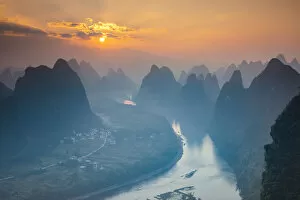 Images Dated 13th November 2020: Karst peaks and the Li river, Yangshuo, Guangxi, China