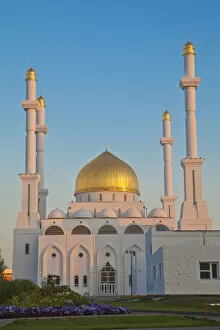 Images Dated 30th November 2011: Kazakhstan, Astana, Nur Astana Mosque