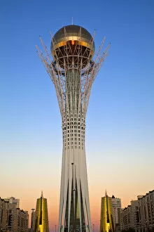 Images Dated 7th November 2011: Kazakhstan, Astana, Nurzhol Bulvar - central boulevard, Bayterek Tower