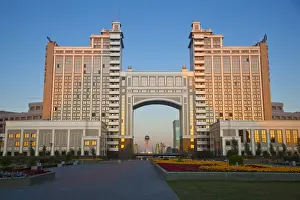 Kazakhstan, Astana, Nurzhol Bulvar - KazMunaiGas building home to the Oil and Gas