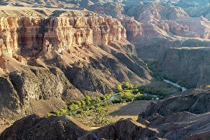Images Dated 29th November 2022: Kazakhstan, Charyn Canyon, the river Charyn flows through the canyon