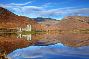 Images Dated 29th November 2016: Kilchurne Castle Reflecting in Loch Awe, Strathclyde Region, Scotland