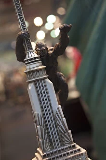 Images Dated 22nd October 2009: King Kong and Empire State Building souvenir, Manhattan, New York City, USA