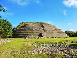 Izamal Prints: Kinich Kak Moo Mayan Pyramid, Izamal, Yucatan State, Mexico