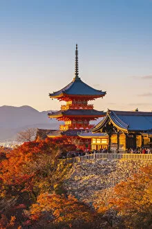 Leaves Gallery: Kiyomizu-dera temple, Kyoto, Kyoto prefecture, Kansai region, Japan