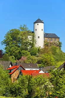 Images Dated 18th June 2020: Kreuzberg castle near Altenahr, Ahr valley, Eifel, Rhineland-Palatinate, Germany