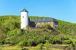 Images Dated 18th June 2020: Kreuzberg castle near Altenahr, Ahr valley, Eifel, Rhineland-Palatinate, Germany