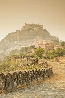 Images Dated 18th November 2017: Kumbhalgarh fort (UNESCO World Heritage Site), Rajasthan, India