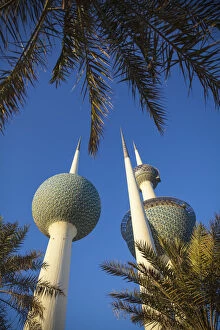 World Destinations Gallery: Kuwait, Kuwait City, Sharq, Kuwait Towers on Arabian Gulf Street
