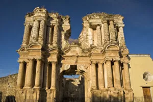Images Dated 16th April 2008: La Antigua Guatemala (Unesco site), Carmen Church ruins and Vulcan de Agua, Guatemala