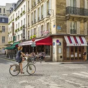 Images Dated 17th May 2017: La Bonaparte cafe, Boulevard St Germain, Rive Gauche, Paris, France