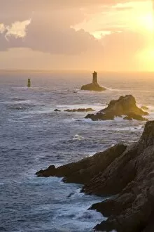 Finistere Region Gallery: La Vieille lighthouse, Pointe du Raz, Cape Sizun, Finistere region, Brittany, France
