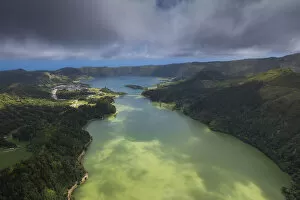 Images Dated 8th October 2021: Lagoa Azul, Sete Cidades, Sao Miguel island, Azores, Portugal