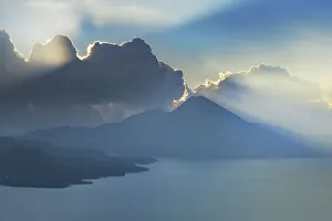 Solola Prints: Lake Atitlan - Guatemala, Solola, Lake Atitlan, von Miradoro