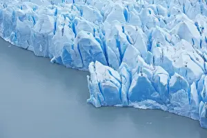 Lake Gray icebergs, Torres del Paine National Park, Patagonian Andes, Patagonia, Chile
