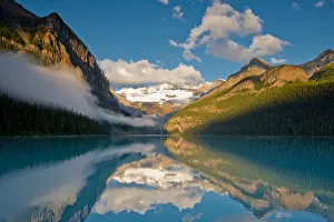 Images Dated 30th November 2016: Lake Louise Reflections, Banff National Park, Alberta, Canada