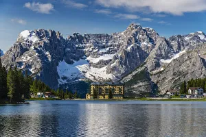 Lake Misurina with Sorapis mountain group behind, Dolomites, Cadore, Veneto, Italy