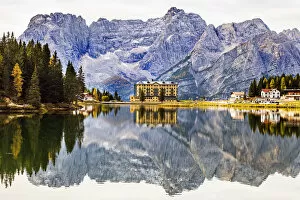 Images Dated 16th April 2020: Lake Misurina and Sorapiss mountain Europe, Italy, Veneto, Belluno district, Cortina
