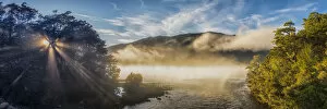 Images Dated 14th April 2016: Lake Rotoiti in Mist, New Zealand