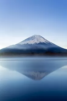 Serene Landscapes Gallery: Lake Shoji and Mt Fuji, Fuji Hazone Izu National Park, Japan