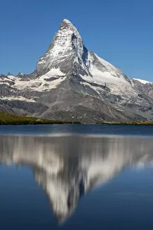 Images Dated 13th September 2021: Lake Stellisee with Matterhorn, Zermatt, Valais, Switzerland