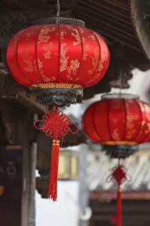 Images Dated 24th December 2016: Lanterns, Lijiang (UNESCO World Heritage Site), Yunnan, China